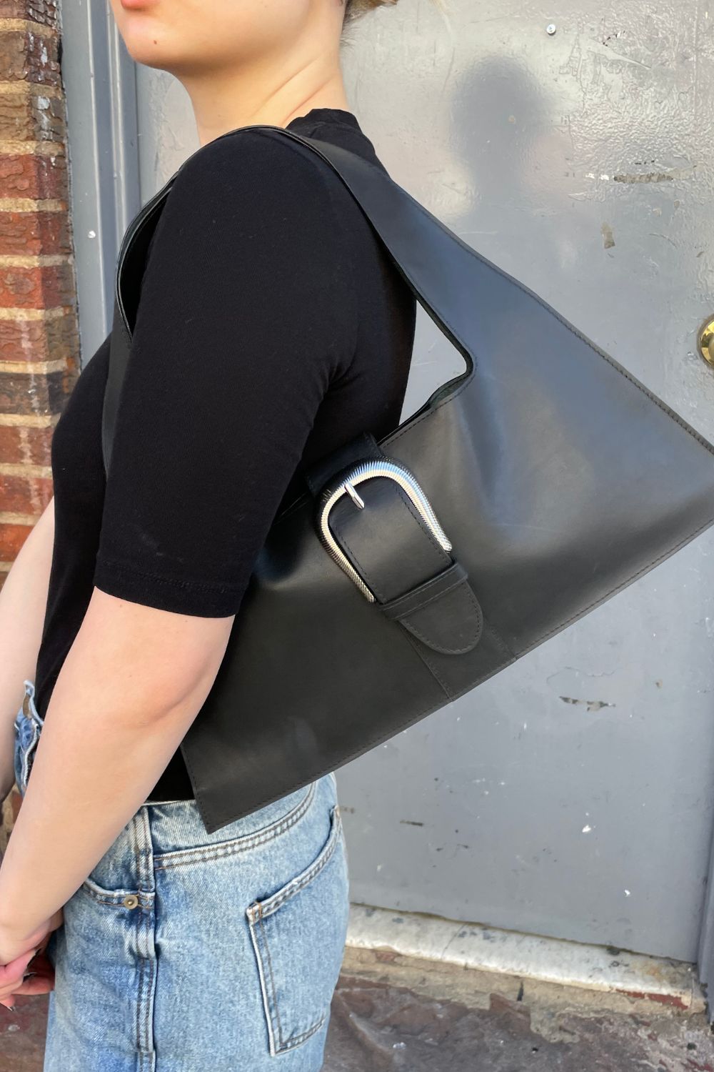 The Gigi with Buckle in Black